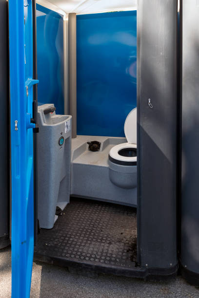 Best Porta potty delivery and setup  in Burbank, IL